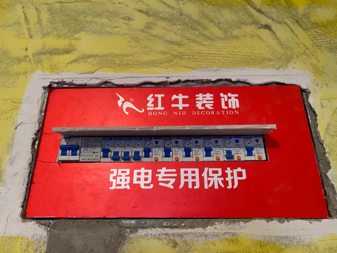 秉承匠心，品质监督！突击豪门国际水电、瓦工施工现场！