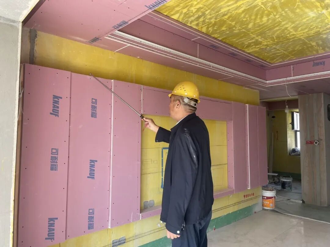 不打招呼,不听汇报!豪门国际总经理突击工地巡检,现场“挑刺” 不打招呼,不听汇报!豪门国际总经理突击工地巡检,现场“挑刺”