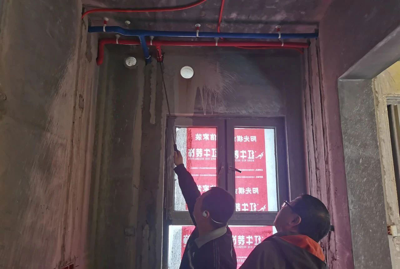 豪门国际公司工地巡检:双11拼什么?我们在拼质量!拼服务! 豪门国际公司工地巡检:双11拼什么?我们在拼质量!拼服务!