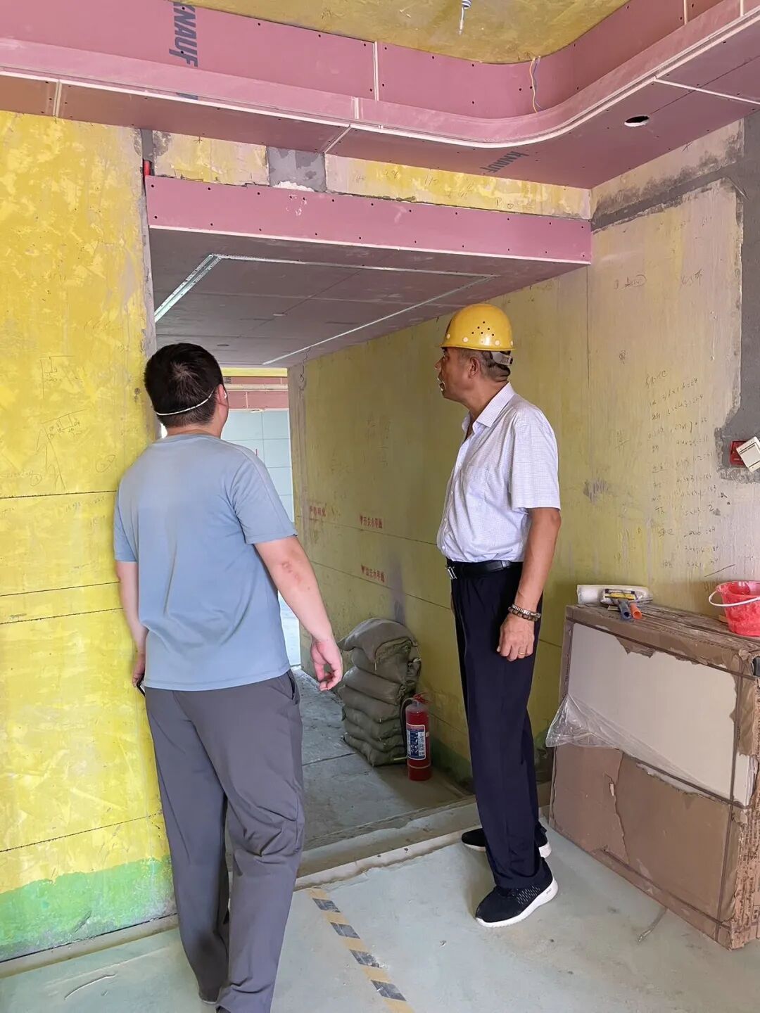 豪门国际总经理“突袭”在建工地，专治各种“差不多”！